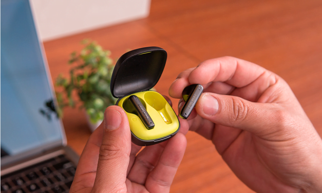 Fones de ouvido sem fio com longa duração de bateria