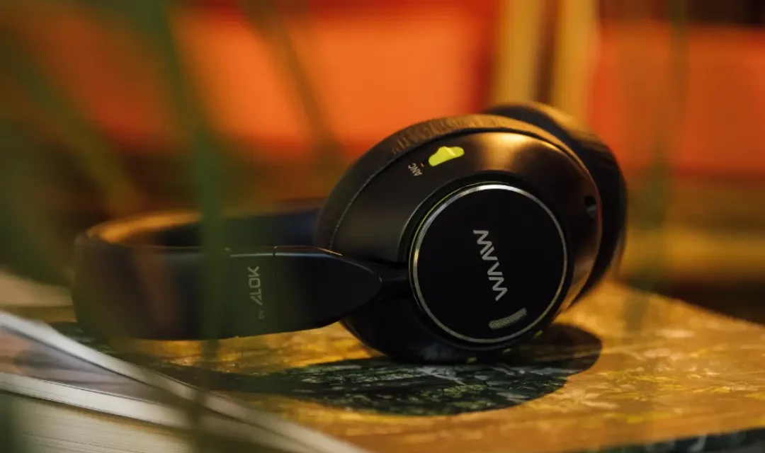 Como saber se o fone de ouvido Bluetooth está carregado?