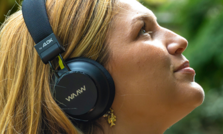 Qual a diferença entre fones intra-auriculares e supra-auriculares 
