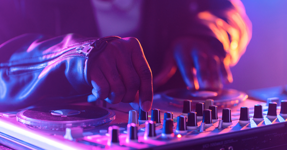 10 DJ’s brasileiros que você precisa conhecer